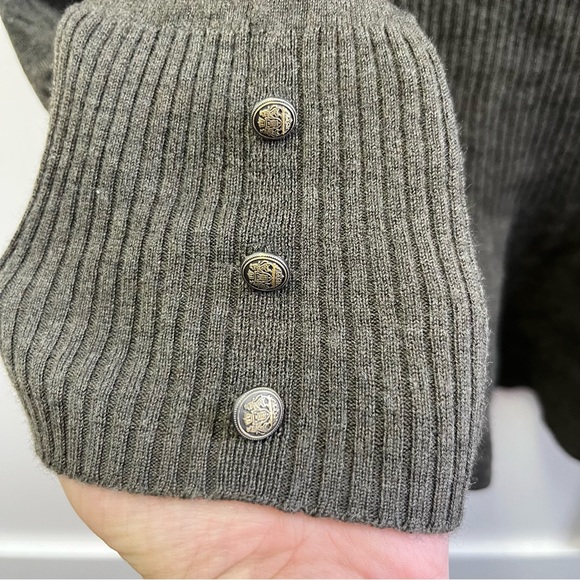 ⬇️$45 Adrienne Vittadini green 100% extra fine merino wool  sweater size M - Picture 5 of 5